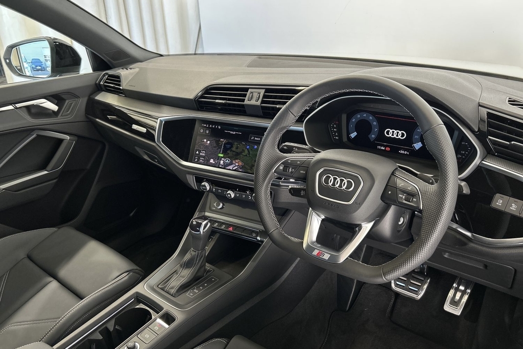 Audi Q3 Black Edition 35 Tfsi 150 Ps S Tronic SW25HWY White #6