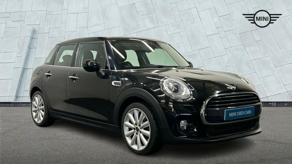 Mini Hatch 5-Door Cooper SW67LPL Black