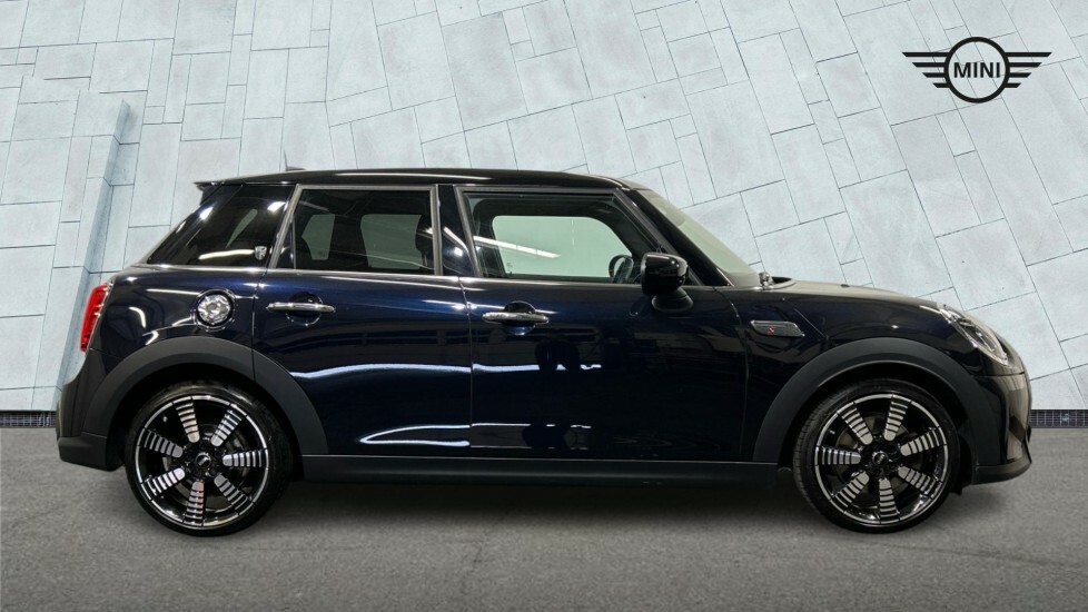 Mini Hatch 5-Door Cooper S Exclusive SY72HUV Black #6