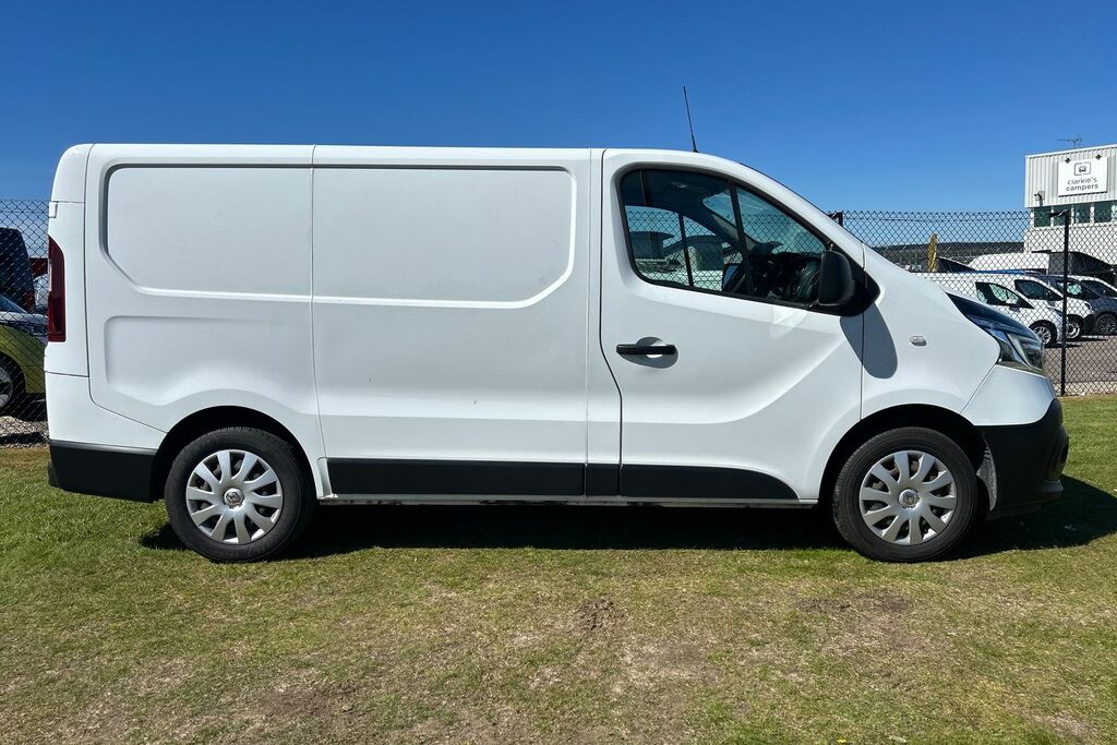 Renault Trafic Sl28 Energy Dci 120 Business Van MA71BSU White #4
