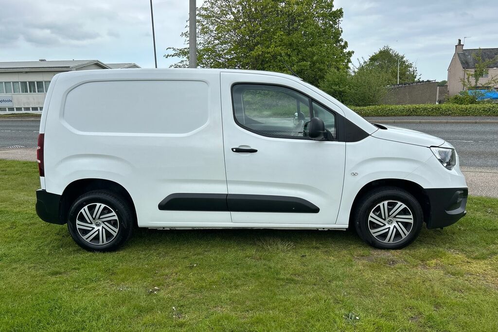 Vauxhall Combo 2000 1.2 Turbo 110Ps H1 Edition Van White #4