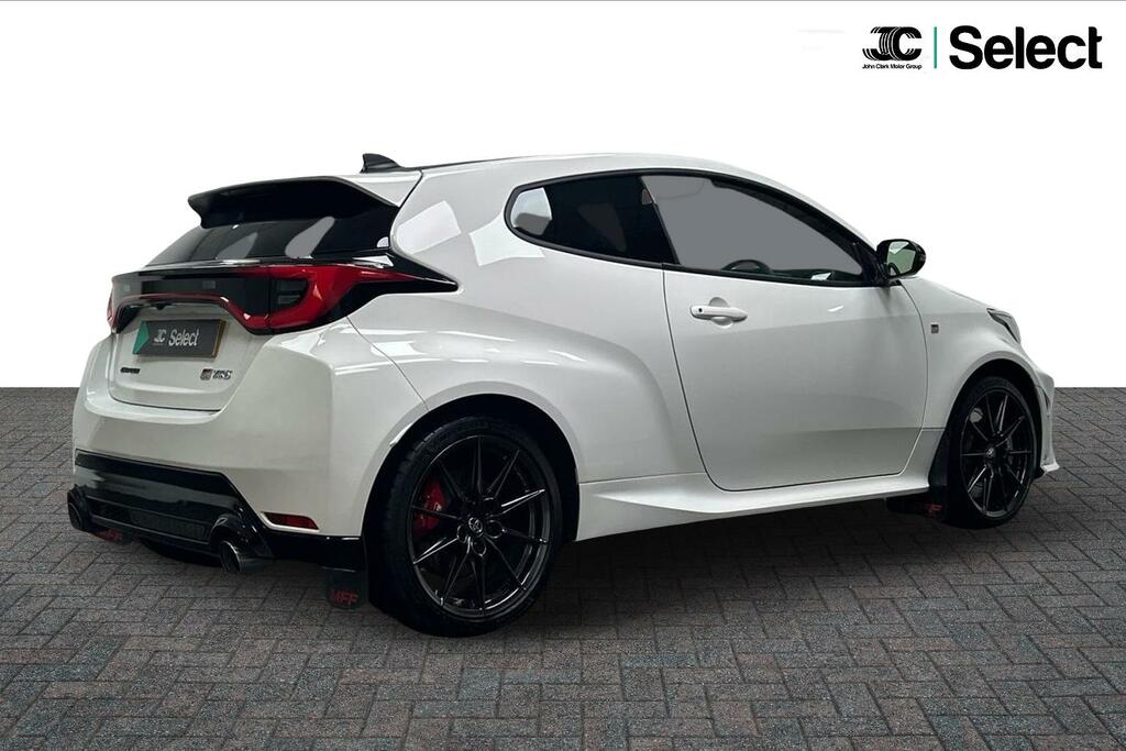 Toyota Yaris 1.6T Gr Dat8 Awd Euro 6 White #2