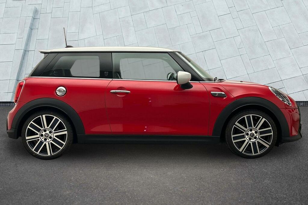Mini Hatch 3-Door Cooper S Exclusive ST22VLL Red #3