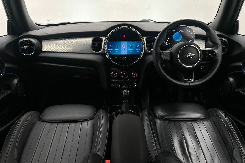 Mini Hatch 3-Door Cooper S Exclusive ST22VLL Red #4