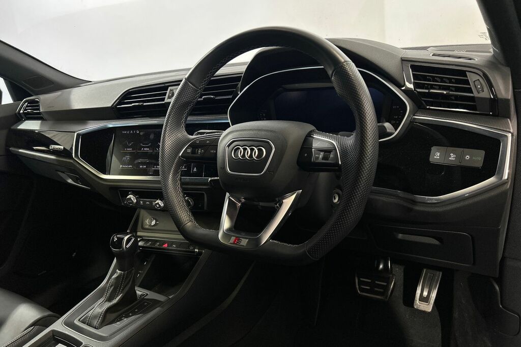 Audi Q3 Black Edition 40 Tfsi Quattro 190 Ps S Tronic SV23YLF Red #6