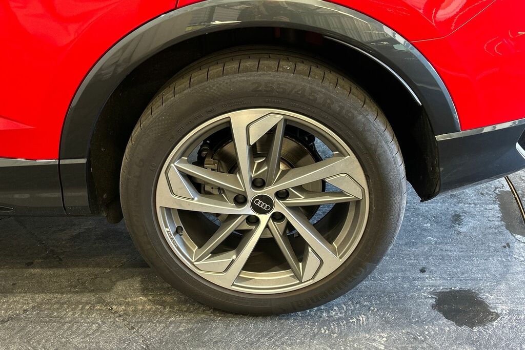 Audi Q3 Black Edition 40 Tfsi Quattro 190 Ps S Tronic SV23YLF Red #5