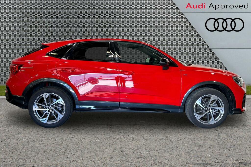 Audi Q3 Black Edition 40 Tfsi Quattro 190 Ps S Tronic SV23YLF Red #4