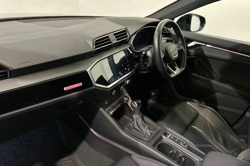 Audi Q3 Black Edition 40 Tfsi Quattro 190 Ps S Tronic SW22UDK Black #2