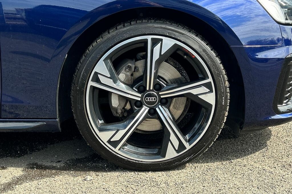 Audi A4 40 Tfsi 204 Black Edition S Tronic GJ74FNV Blue #5