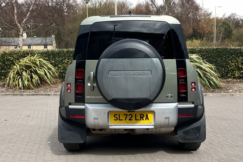 Land Rover Defender 110 D250 Se SL72LRA Green #6