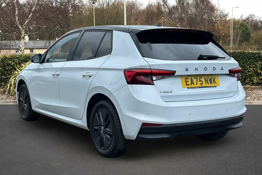 Skoda Fabia 1.0 Tsi Design Edition EA75NWK White #3