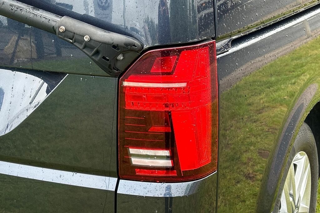 Volkswagen Caravelle Executive Swb 199 Ps 2.0 Tdi Bmt 7Sp Dsg Black #19