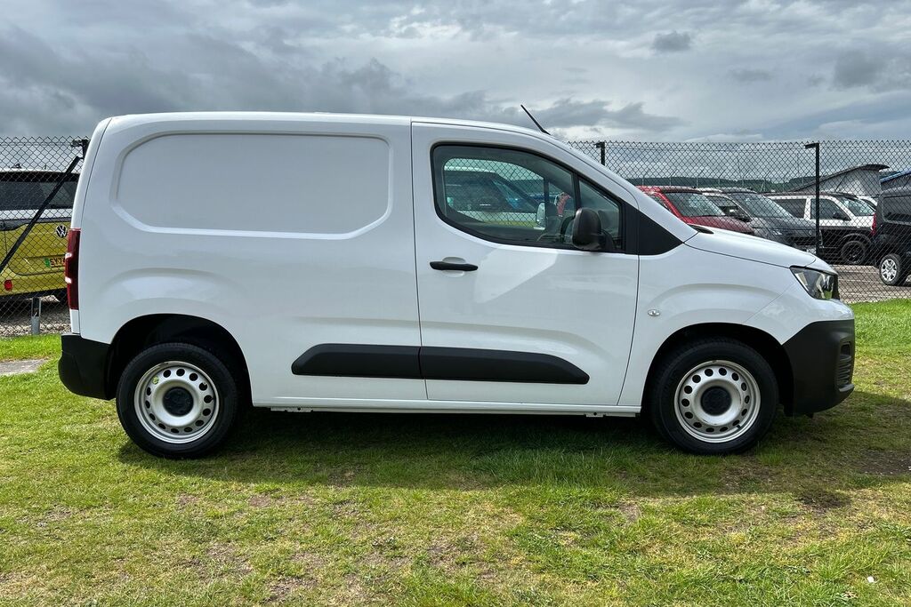 Peugeot Partner 1000 1.5 Bluehdi 100 Professional Premium Van White #4