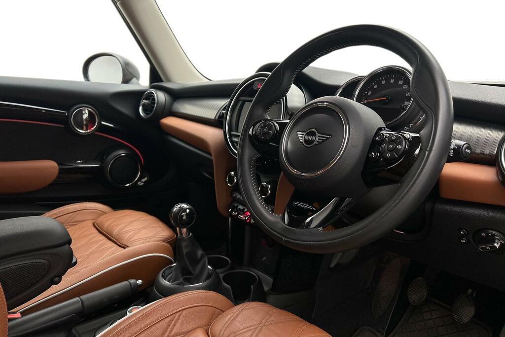 Mini Hatch 3-Door Cooper S Exclusive SW68UUT Orange #6