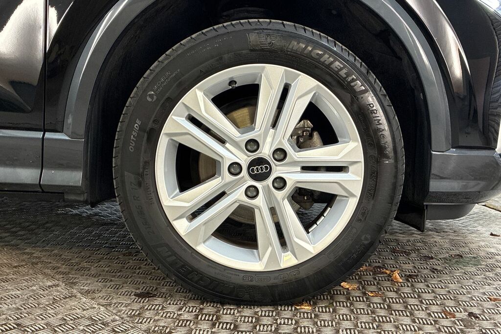 Audi Q2 30 Tfsi Sport SR73KGX Black #5