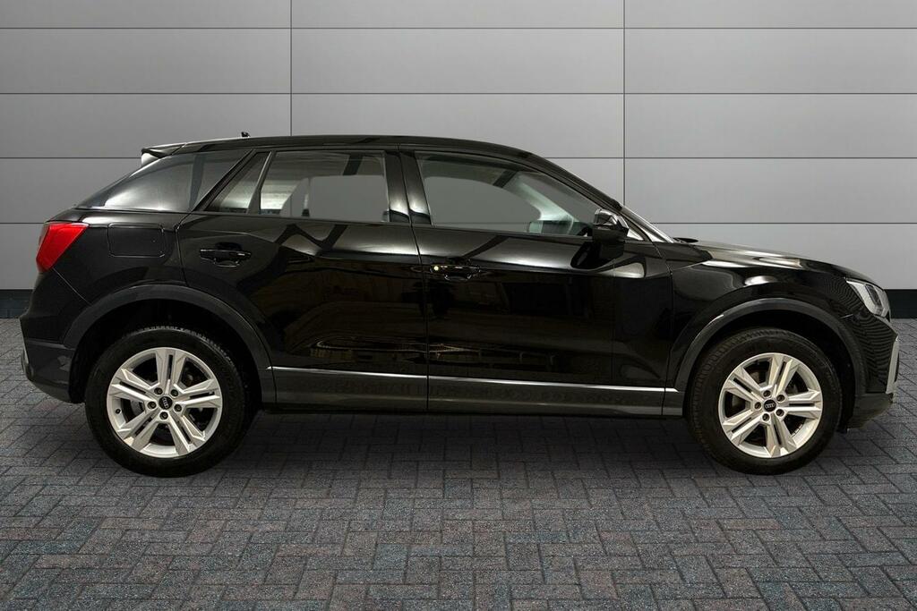 Audi Q2 30 Tfsi Sport SR73KGX Black #4