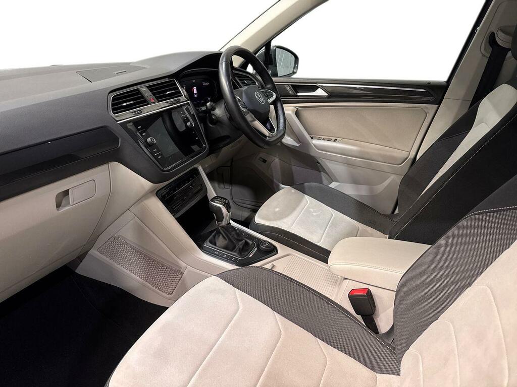 Volkswagen Tiguan 2.0 Tdi 150Ps Elegance 4Motion Dsg SY21NFM Grey #2