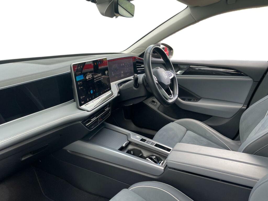 Volkswagen Passat 1.5 Etsi Life Dsg NA24EHR Black #2