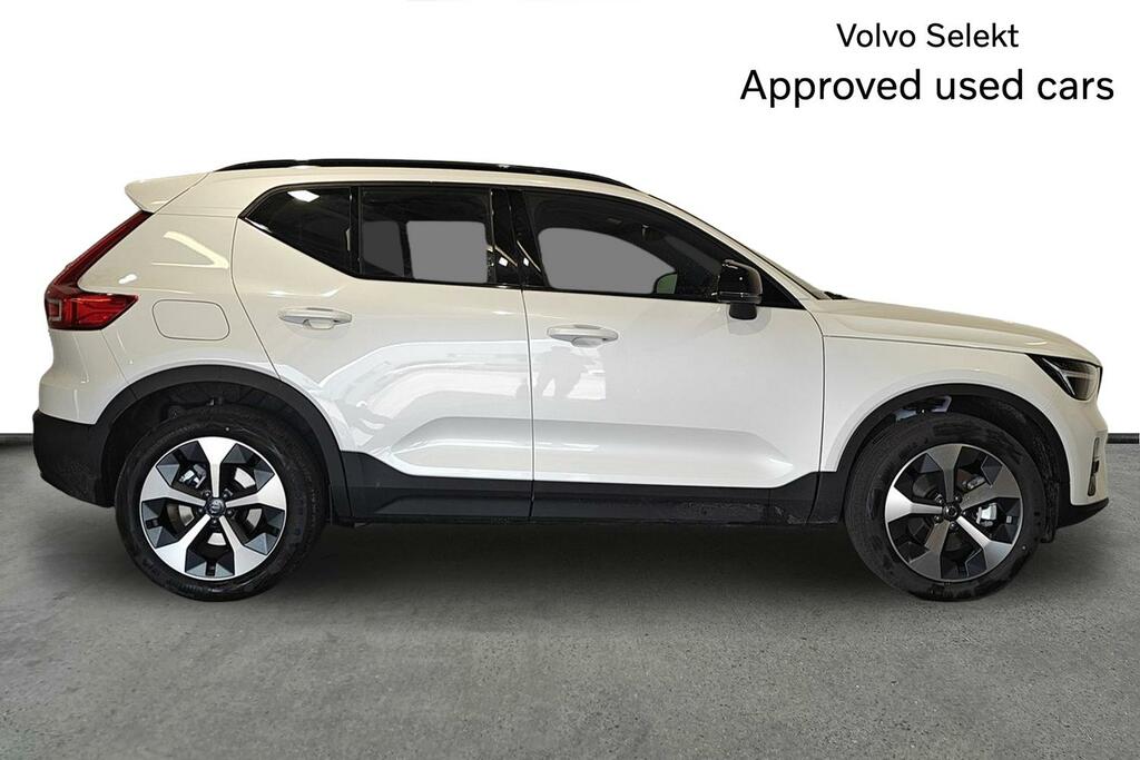 Volvo XC40 Plus, B3 Mild Hybrid, Dark SV26UMY White #4