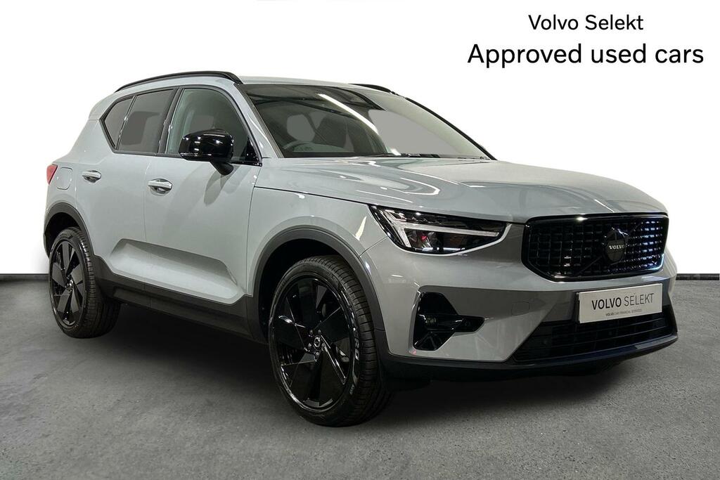 Volvo XC40 Black Edition Plus, B3 Mild Hybrid, Grey
