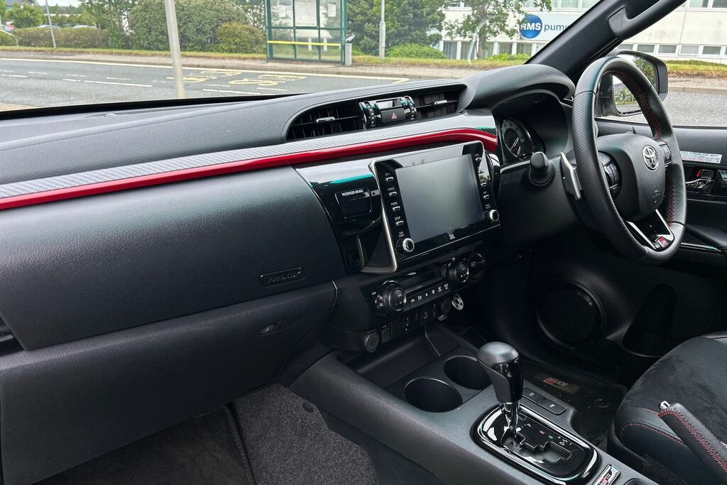 Toyota HILUX Gr Sport D-4d 4Wd D White #2