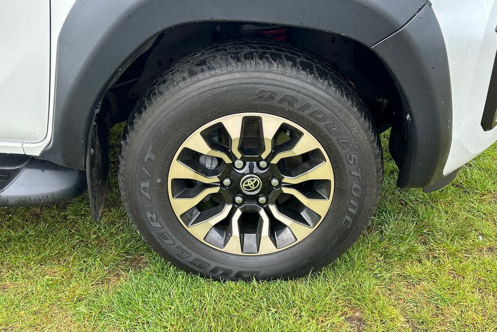 Toyota HILUX Gr Sport D-4d 4Wd D White #5