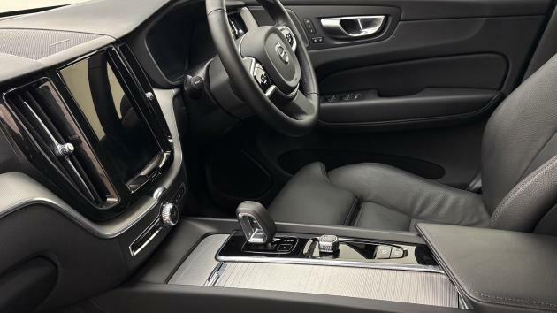 Volvo XC60 Plus, B5 Awd Mild Hybrid, Dark RV25FUO Silver #6