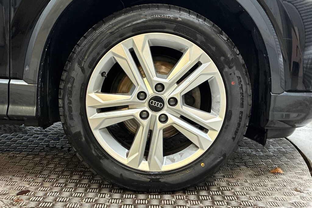 Audi Q2 30 Tfsi Sport SR23OJM Black #5