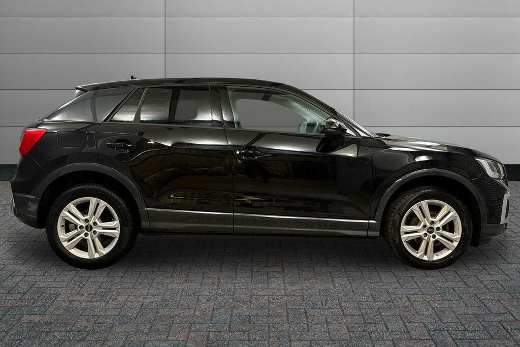 Audi Q2 30 Tfsi Sport SR23OJM Black #4
