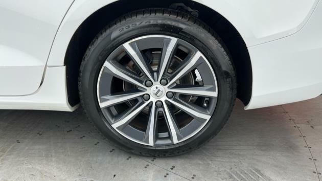 Volvo V60 Momentum, B3 Mild Hybrid DN22AJX White #4