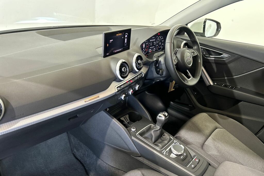 Audi Q2 Sport 30 Tfsi 110 Ps 6-Speed SW23VYV White #2