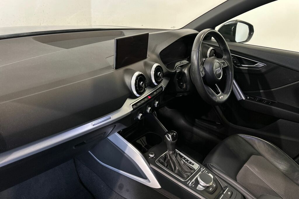 Audi Q2 S Line 35 Tfsi 150 Ps S Tronic SV22WPF Grey #2