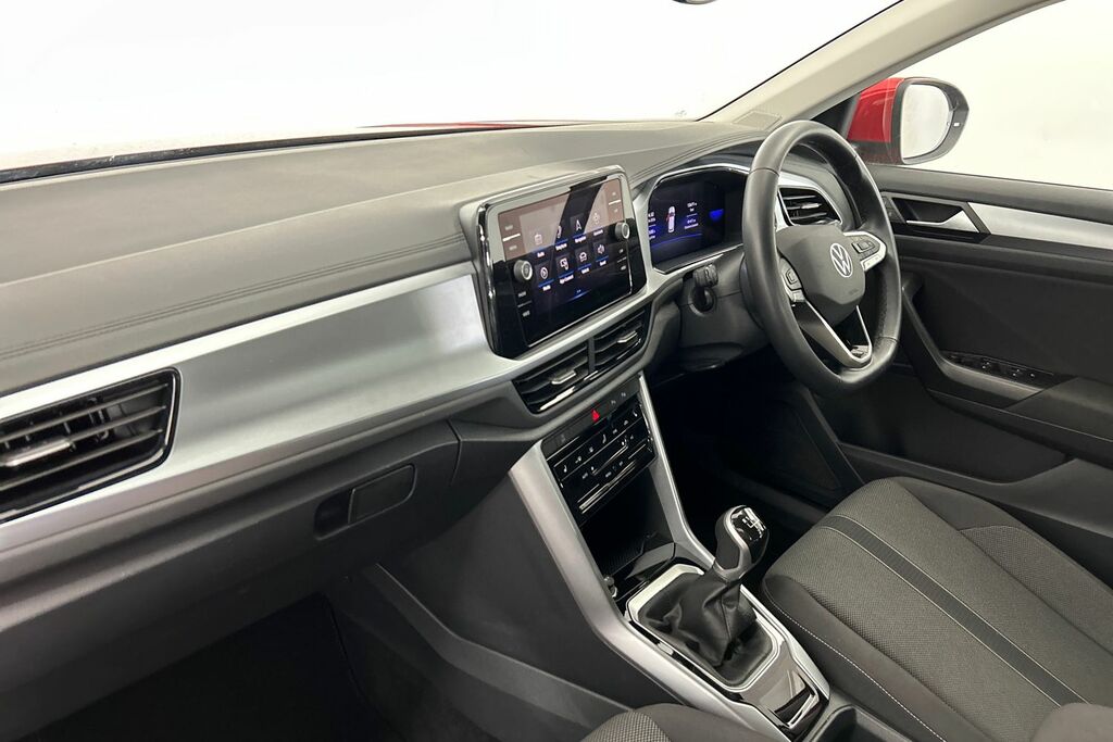 Volkswagen T-Roc 1.5 Tsi Life SV24UPR Red #2