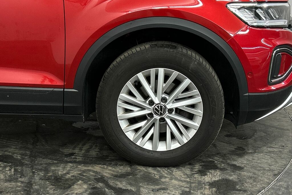 Volkswagen T-Roc 1.5 Tsi Life SV24UPR Red #5