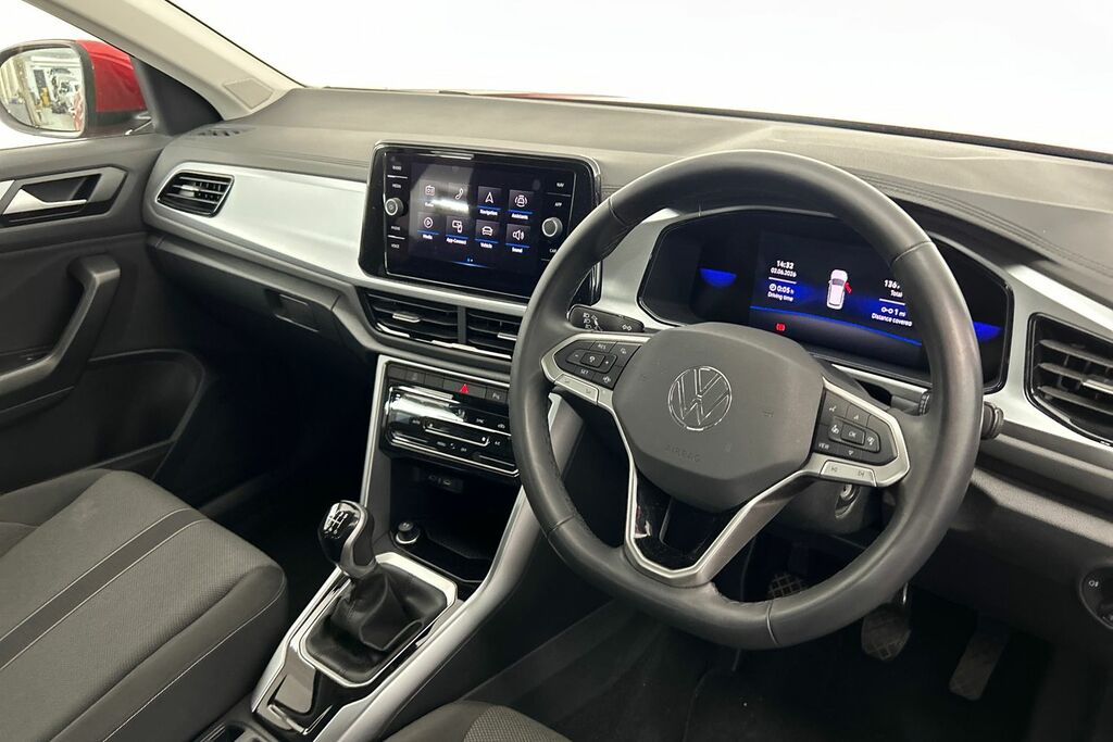 Volkswagen T-Roc 1.5 Tsi Life SV24UPR Red #6
