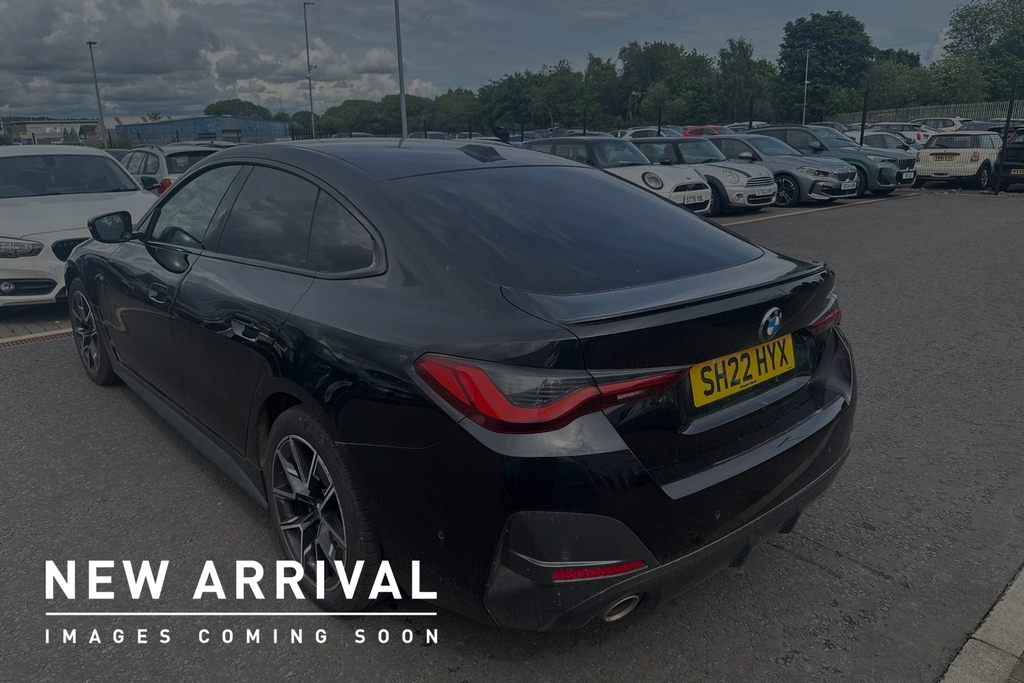 BMW 4 Series 2.0 420I M Sport Euro 6 Ss SH22HYX Black #2