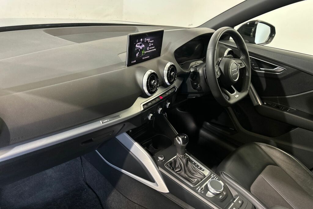 Audi Q2 Black Edition 35 Tfsi 150 Ps S Tronic SW23VZJ Blue #2