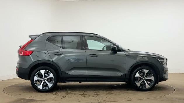 Volvo XC40 Plus, B3 Mild Hybrid, Dark RF25CZE #2