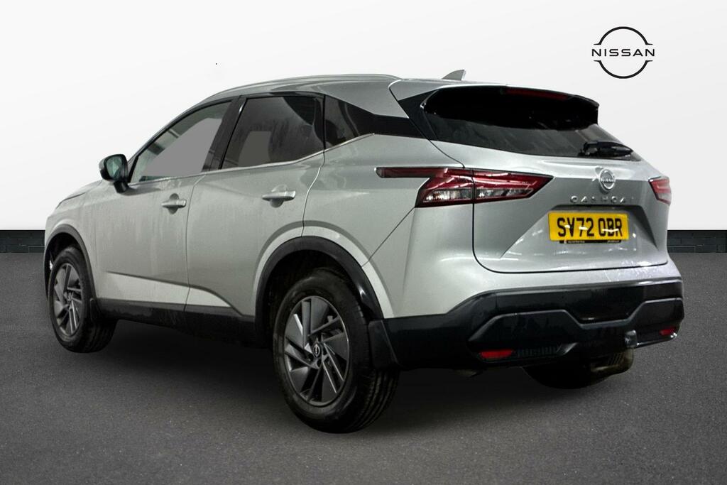 Nissan Qashqai 1.3 Dig-t Mhev Acenta Premium Euro 6 Ss SV72OBR Silver #2