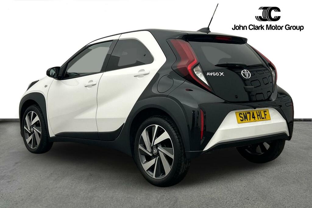 Toyota Aygo X 1.0 Vvt-i Edge SM74HLF White #3