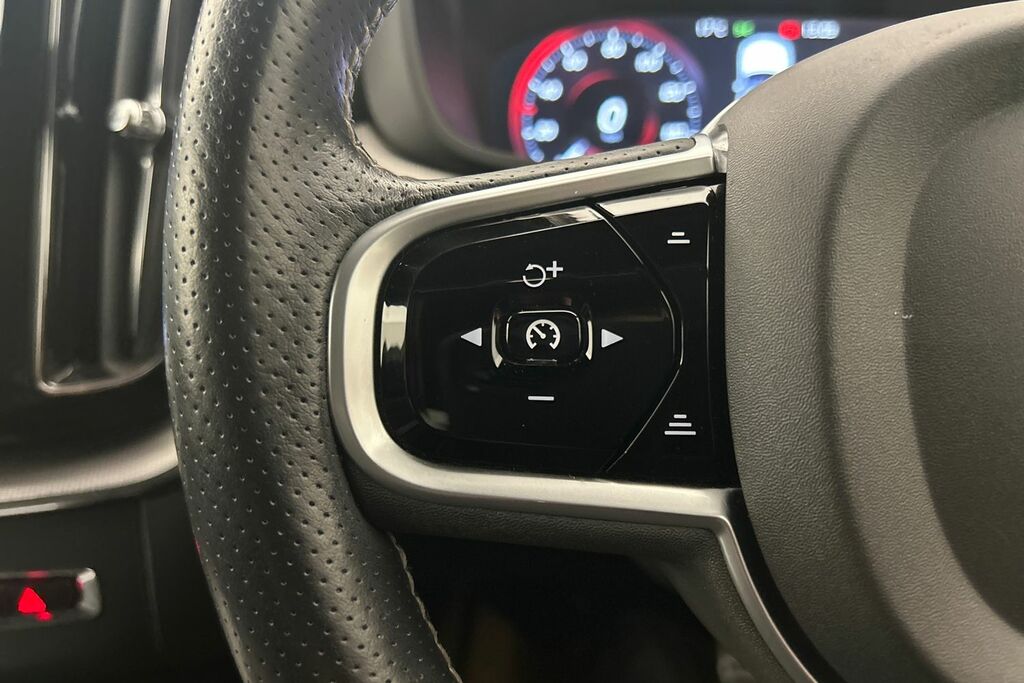 Volvo XC60 2.0 D5 Powerpulse R-design Suv Awd Red #11