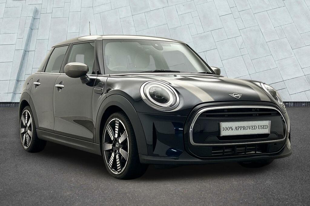 Mini Hatch 5-Door Cooper Exclusive Black