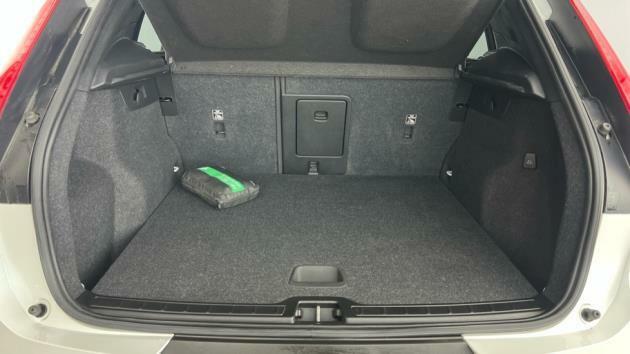Volvo XC40 R-design, T3 ST22BEO White #5
