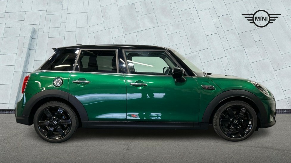 Mini Hatch 5-Door Cooper S Classic SV24XJT Green #3