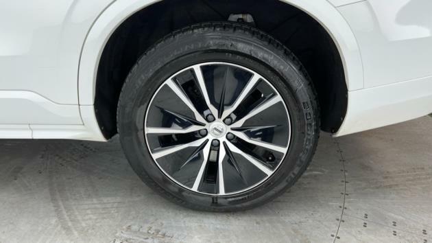 Volvo XC90 Momentum, B5 Awd Mild Hybrid, 7 Seats DY22LWA White #4