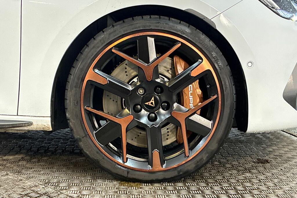 Cupra Leon 2.0 Tsi 333 Vz3 Dsg 4Drive White #5