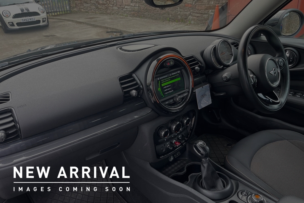 Mini Clubman 1.5 Cooper 6Dr Black #2