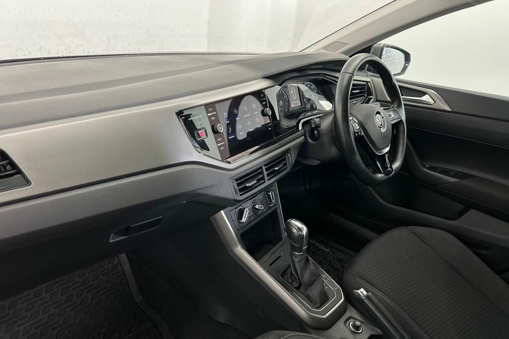 Volkswagen Polo 1.0 Tsi 95 Se Dsg SW19FTO Grey #2