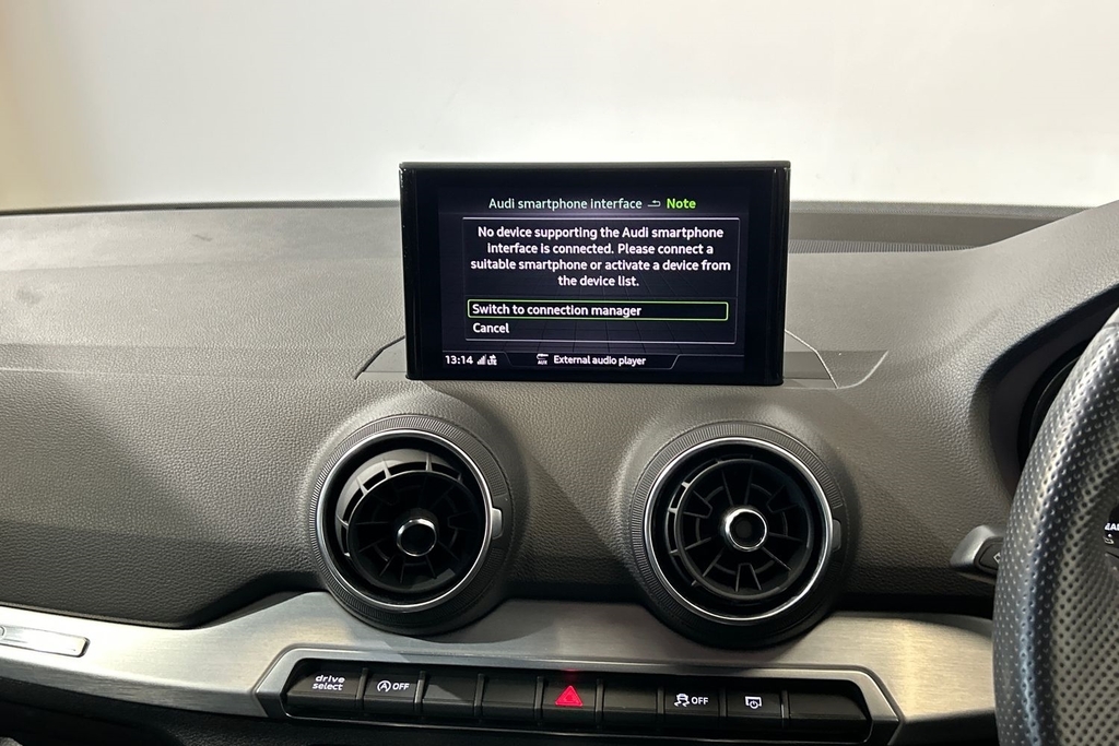 Audi Q2 Sport Black #24