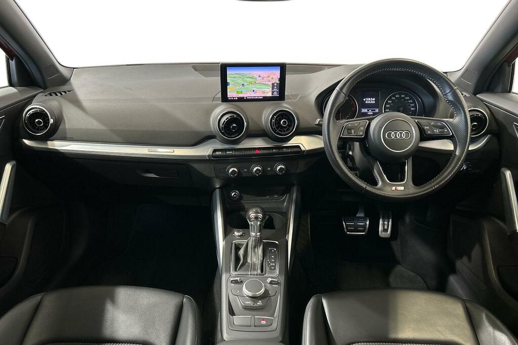 Audi Q2 Sport Black #10